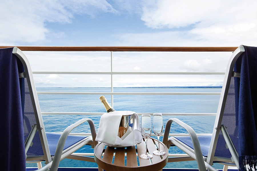 Desire-Cruises-Nautica-Suites-Concierge-Level-Veranda-Stateroom-02-900x600px