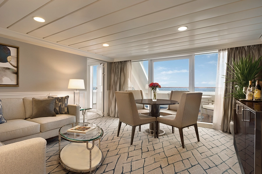 Desire-Cruises-Nautica-Suites-Owners-Suite-04-900x600px