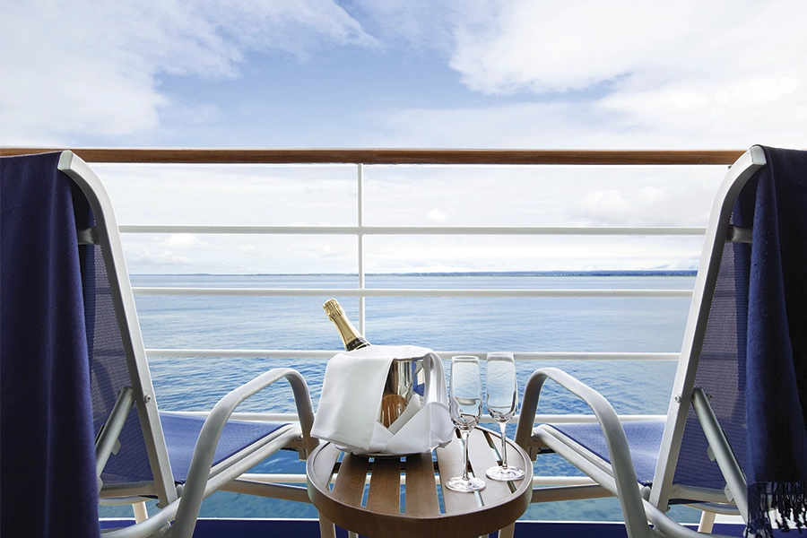 Desire-Cruises-DHSC28-cabins-Concierge-Level-Veranda-Deck-12-01-900x600px