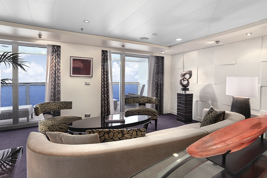 Desire-Cruises-DHSC28-cabins-Oceania-Suite-05-900x600px