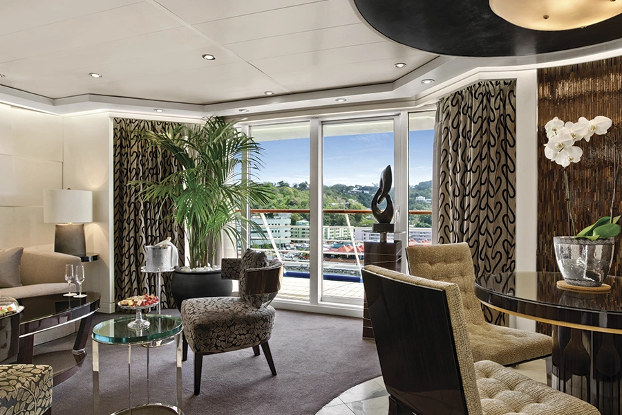 Desire-Cruises-DHSC28-cabins-Oceania-Suite-07-900x600px