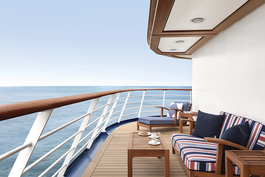 Desire-Cruises-DHSC28-cabins-Owners-Suite-01-900x600px
