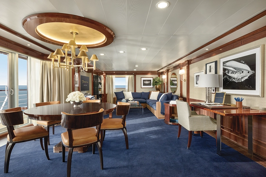 Desire-Cruises-DHSC28-cabins-Owners-Suite-04-900x600px