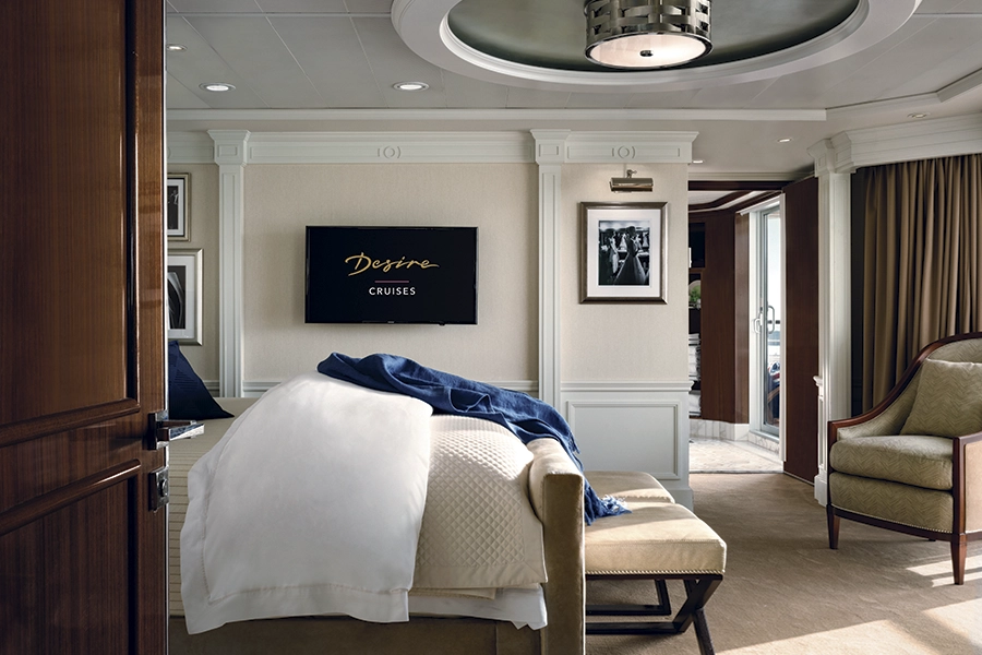 Desire-Cruises-DHSC28-cabins-Owners-Suite-08-900x600px