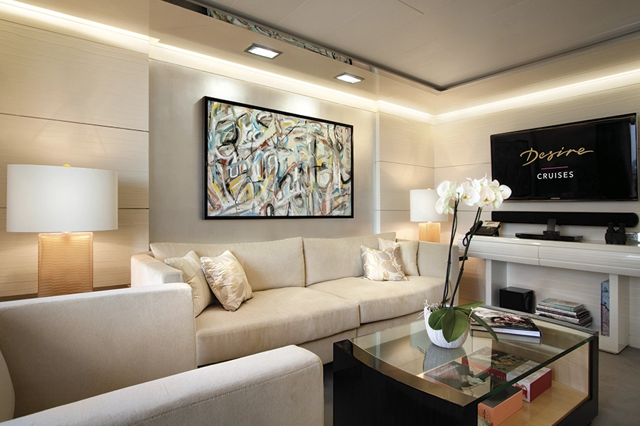Desire-Cruises-DHSC28-cabins-Vista-Suite-02-900x600px